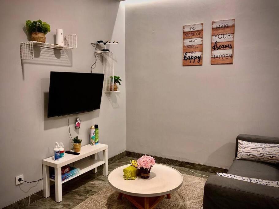 Villa Palm Springs By Reqhome Ciater Hilir 外观 照片