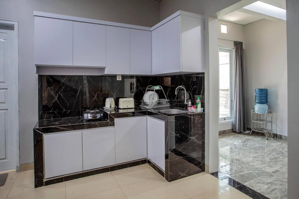 Villa Palm Springs By Reqhome Ciater Hilir 外观 照片