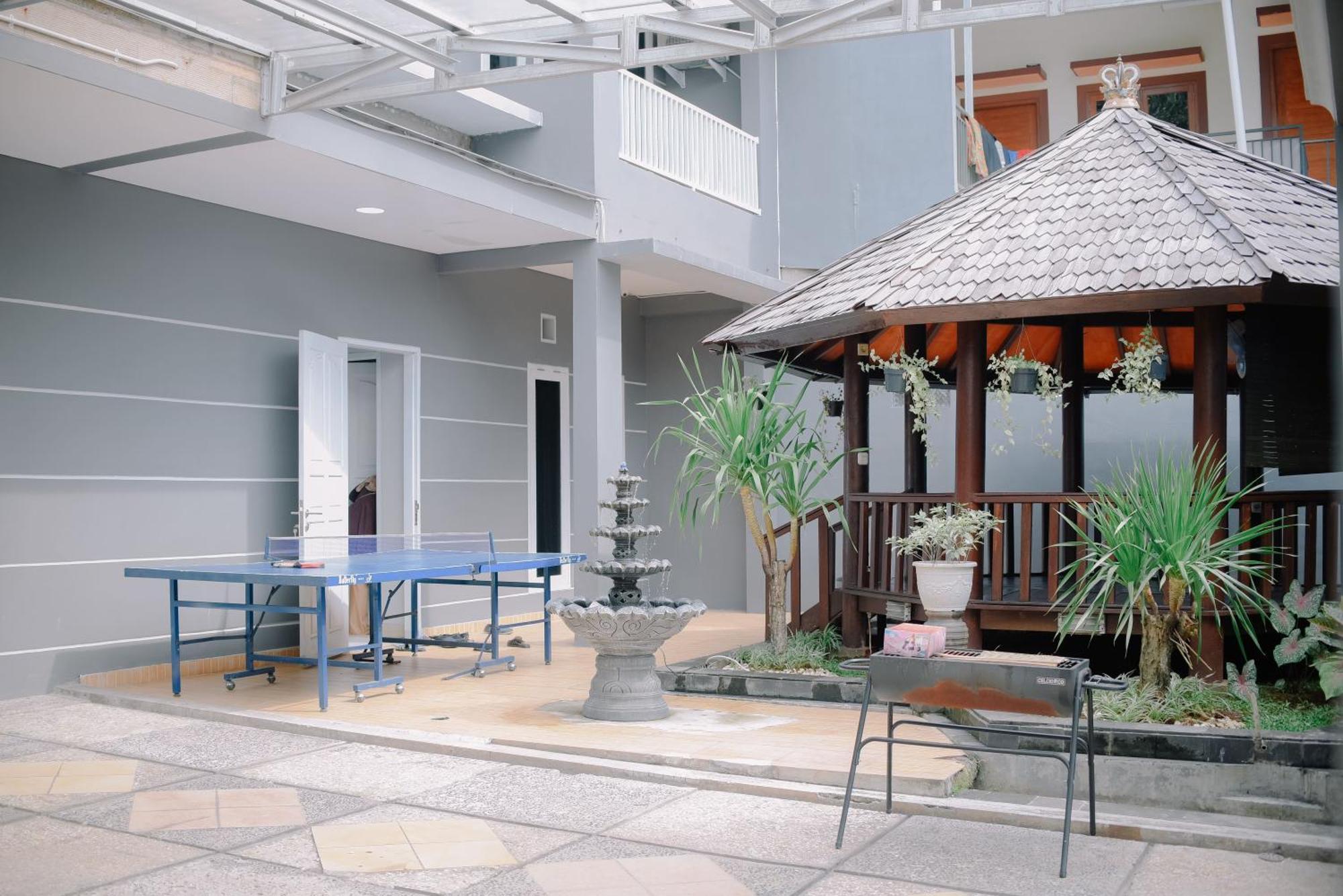 Villa Palm Springs By Reqhome Ciater Hilir 外观 照片